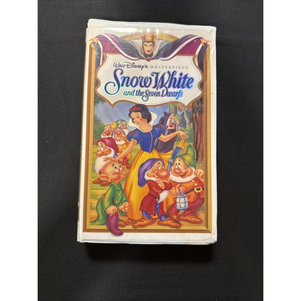 Disney Snow White VHS Masterpiece Collection White Clamshell Vintage 90s Movie